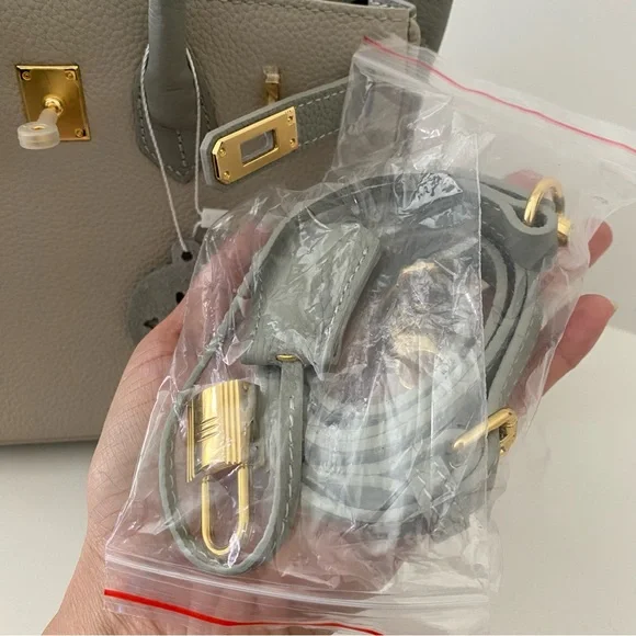 Gray Colorblock Structured 25 BK Leather Bag Lock & Key Satchel Crossbody S2 - Picture 11 of 16